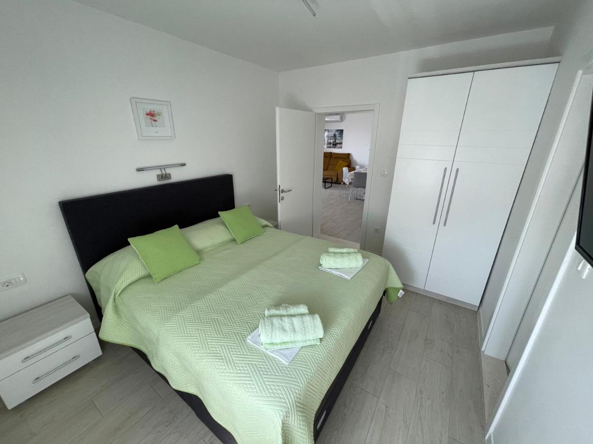 Apartman Mili Baška Voda Buitenkant foto