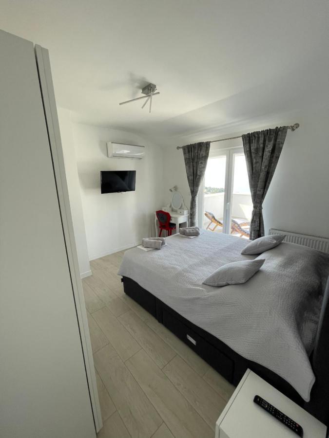 Apartman Mili Baška Voda Buitenkant foto