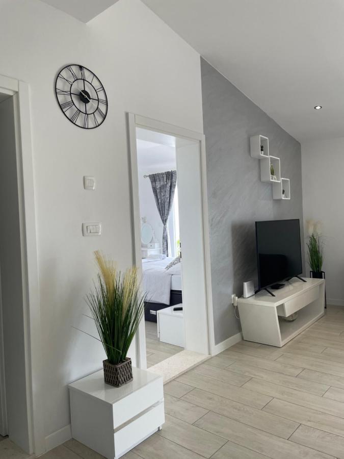 Apartman Mili Baška Voda Buitenkant foto