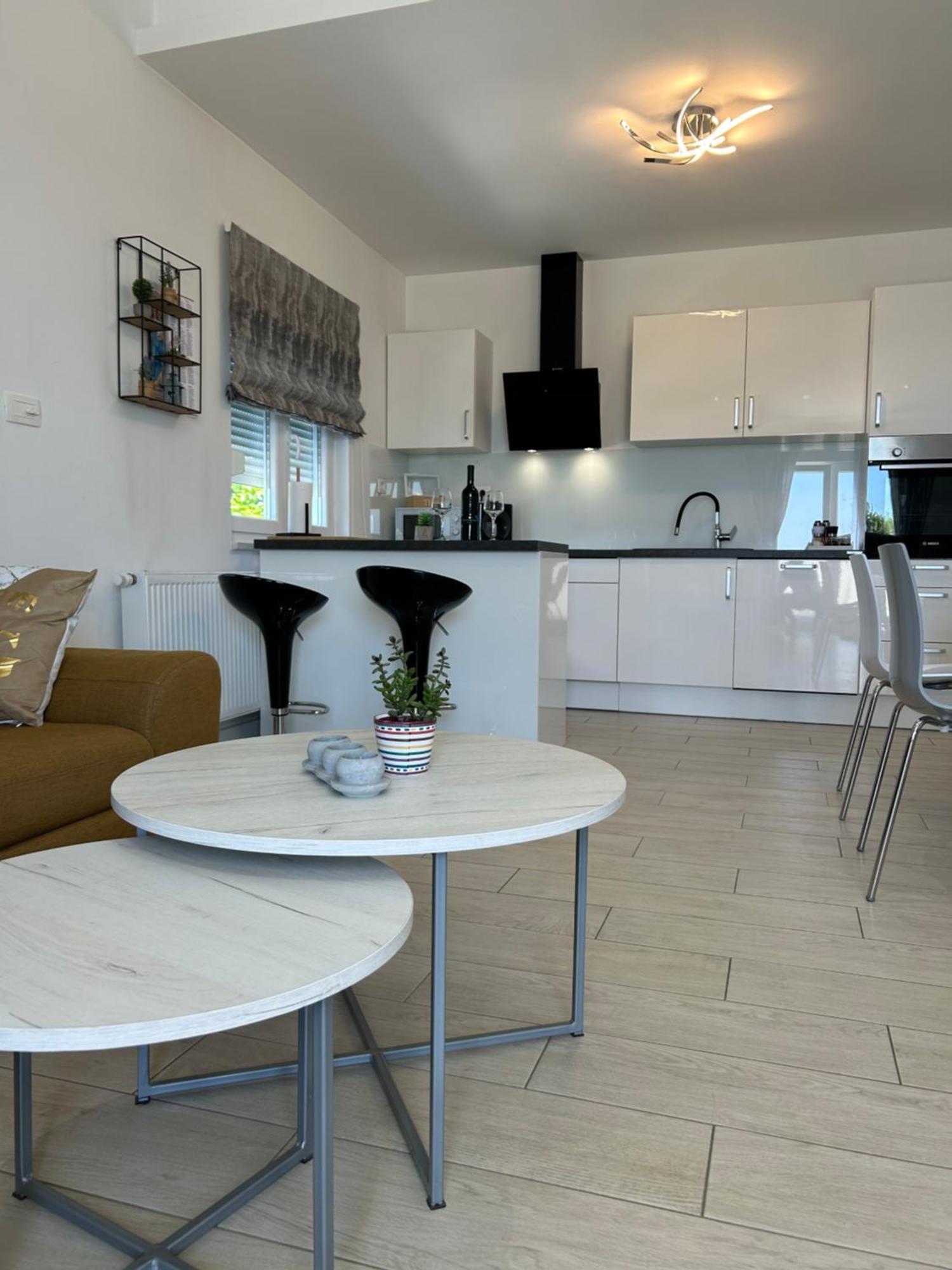 Apartman Mili Baška Voda Buitenkant foto